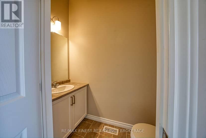 1010 Rosanna Avenue — photo 17 of 35