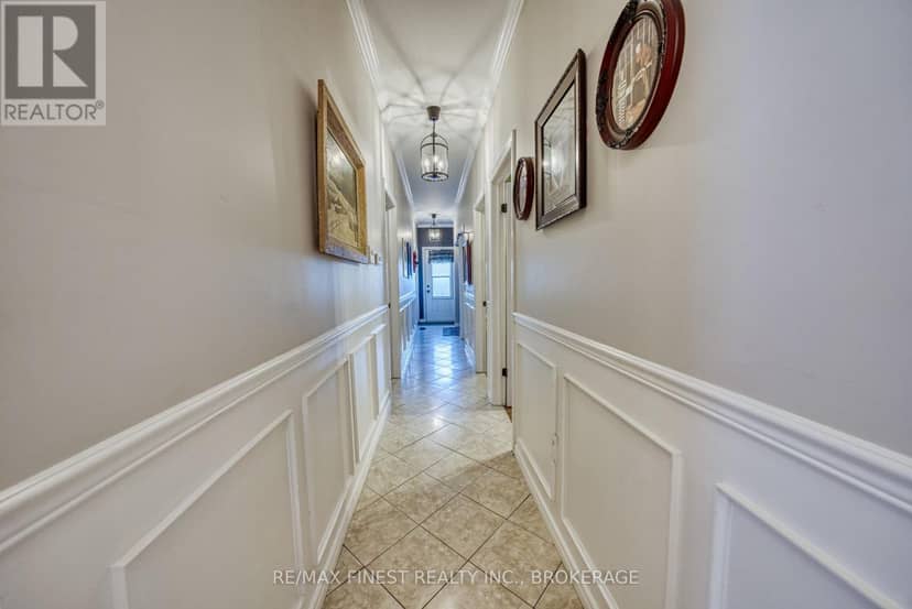 108 Grayrock Crescent — photo 14 of 40