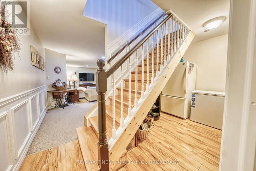 108 Grayrock Crescent — photo 23 of 40