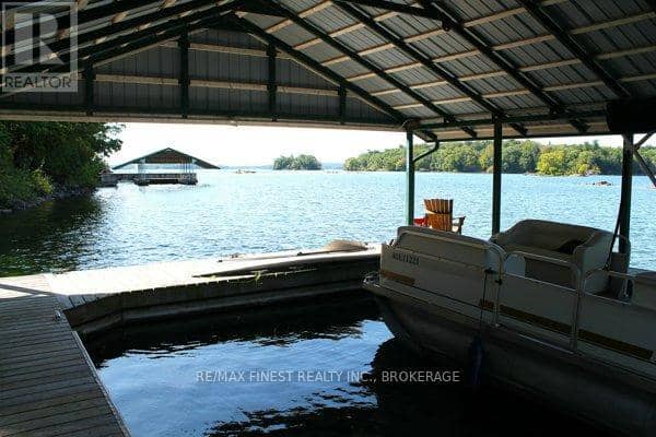 14 Downie Island, Leeds and the Thousand Islands, photo 3