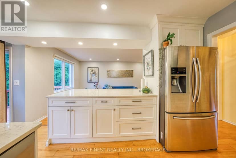 719 Woodside Drive — photo 11 of 40