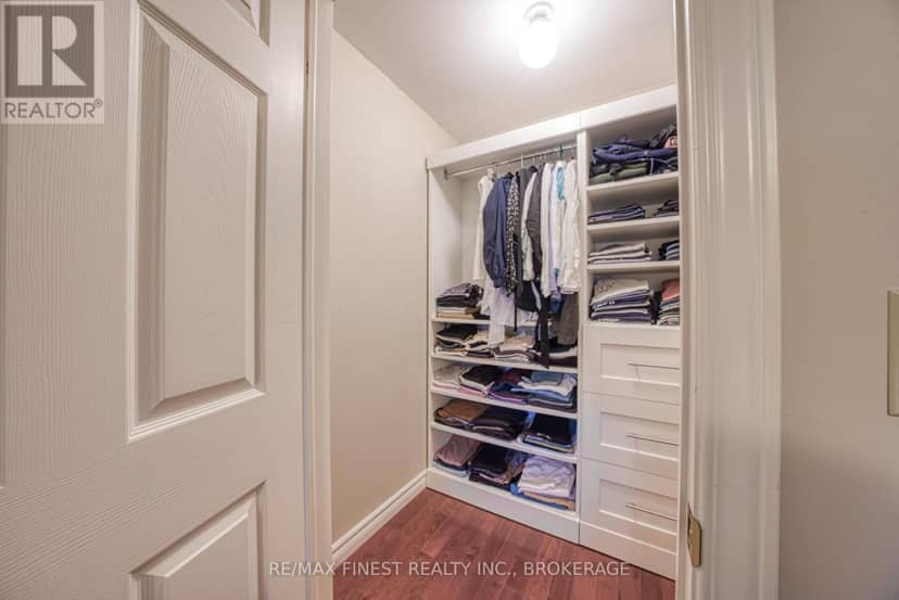 719 Woodside Drive — photo 30 of 40
