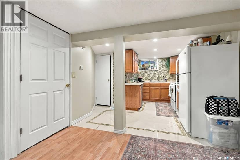 131 Connaught CRESCENT — photo 30 of 40