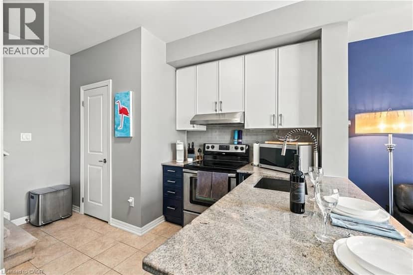 1437 LAKESHORE Road E Unit# 201 — photo 10 of 40