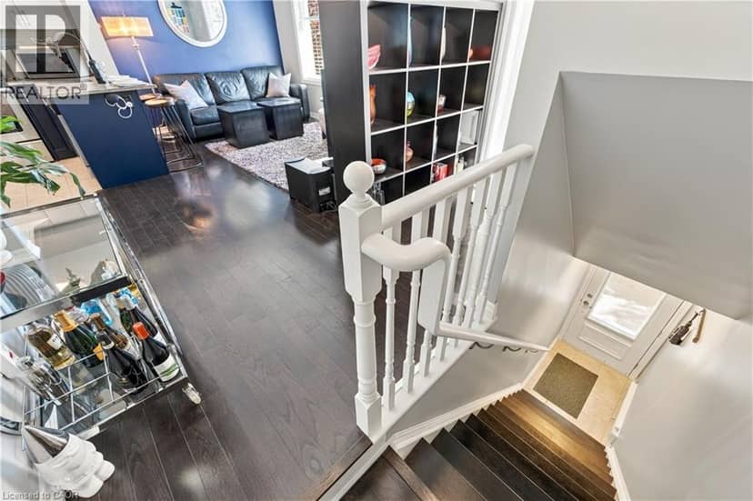 1437 LAKESHORE Road E Unit# 201 — photo 4 of 40