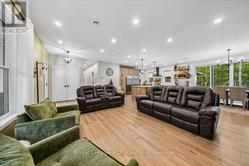 1342 Highway 6 — photo 11 of 40
