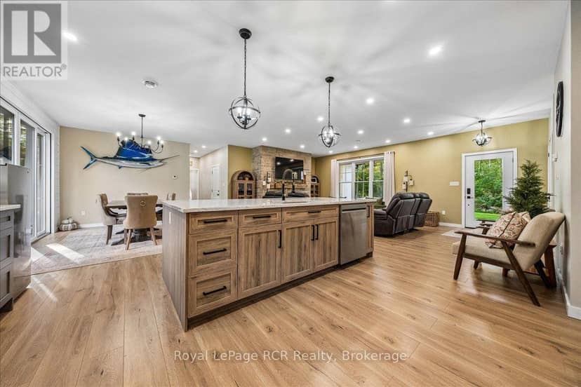 1342 Highway 6 — photo 19 of 40