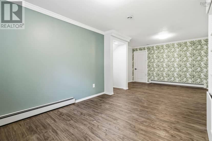 109 North Green Road — photo 30 of 40
