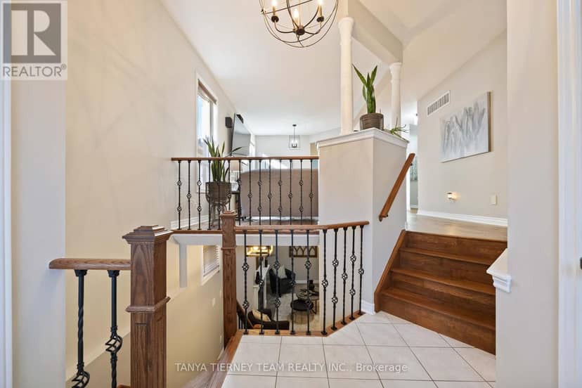 16 Cody Avenue — photo 5 of 40
