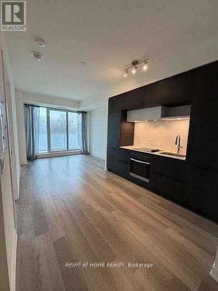 307 - 6 David Eyer Road — photo 8 of 14