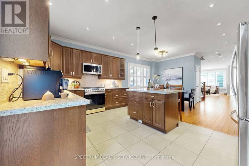254 John Street — photo 15 of 40