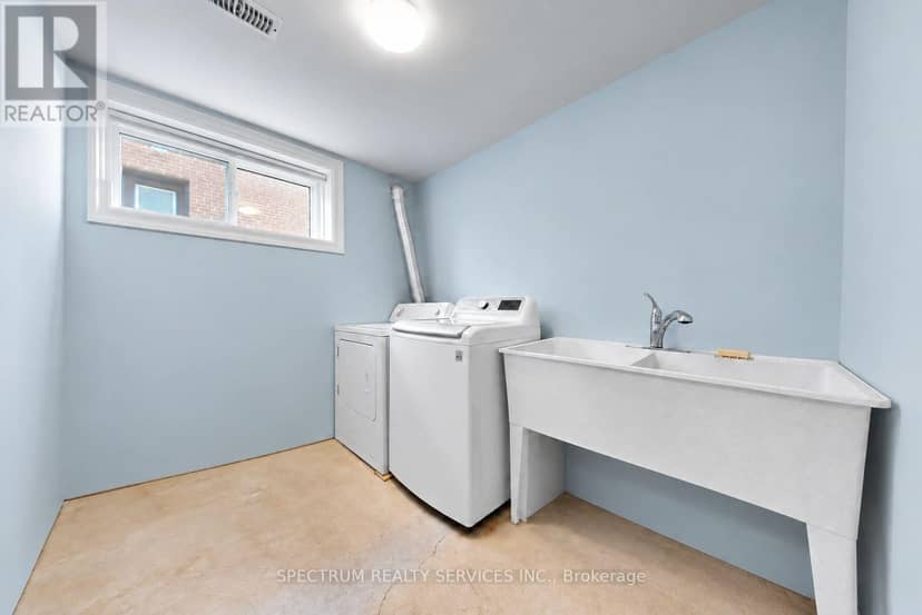 254 John Street — photo 36 of 40