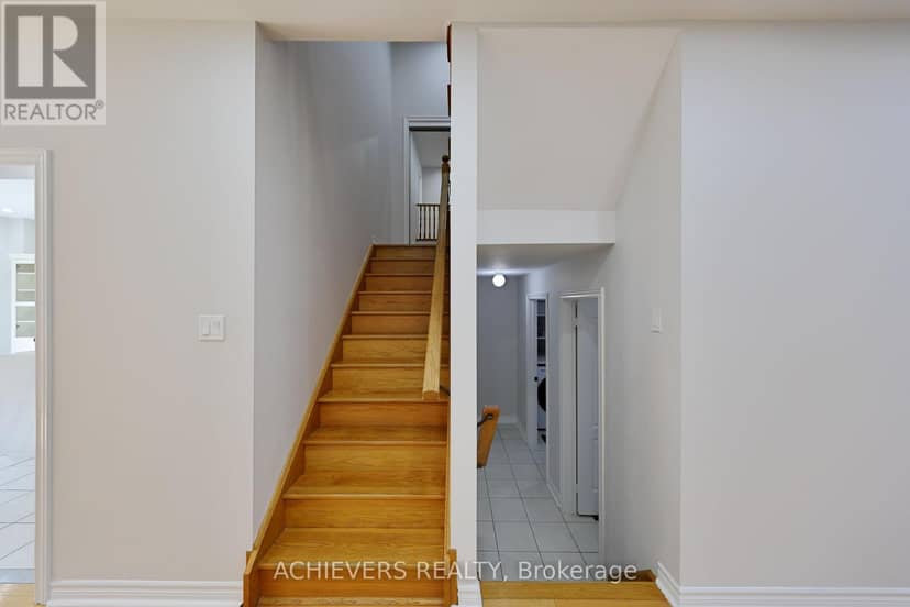62 Sir Jacobs Crescent — photo 9 of 40