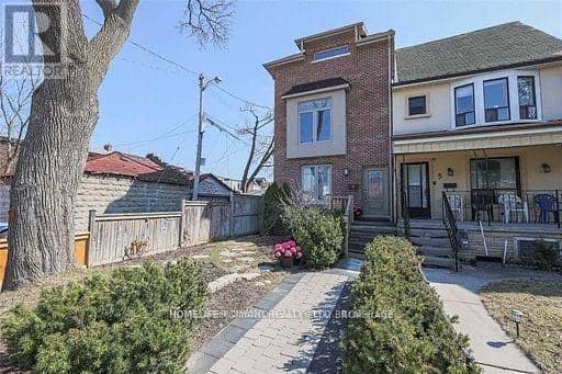 3 Armstrong Avenue, Toronto, photo 2