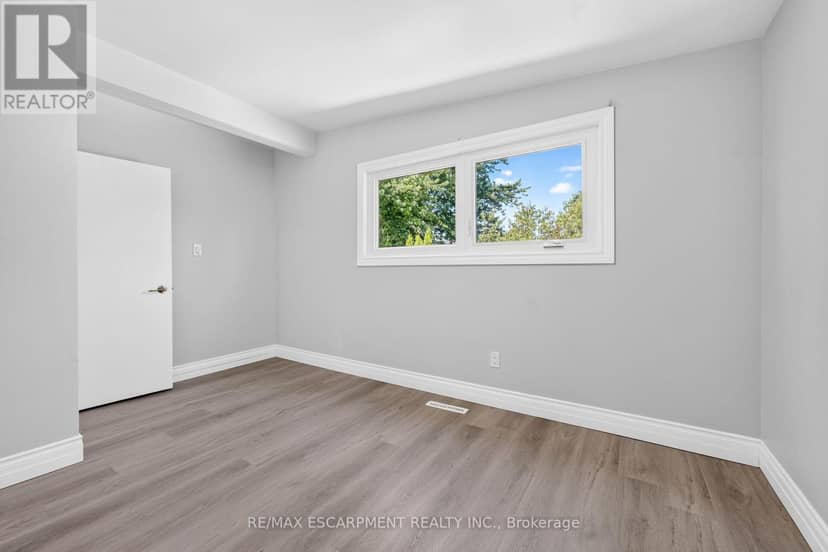 96 Fielding Crescent — photo 22 of 40
