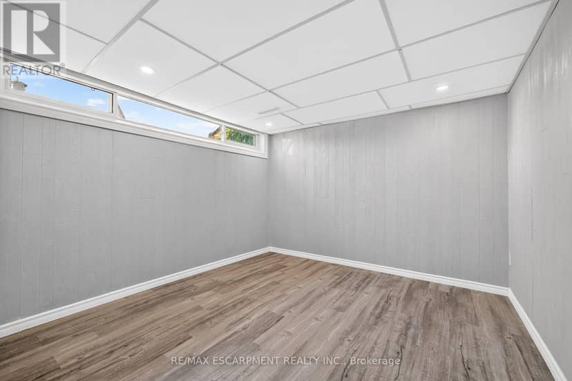 96 Fielding Crescent — photo 33 of 40