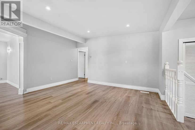 96 Fielding Crescent — photo 20 of 40