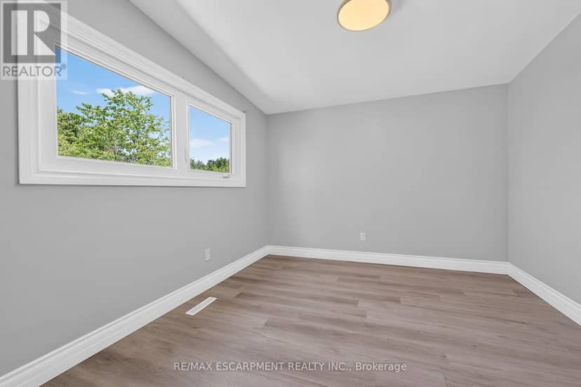 96 Fielding Crescent — photo 21 of 40