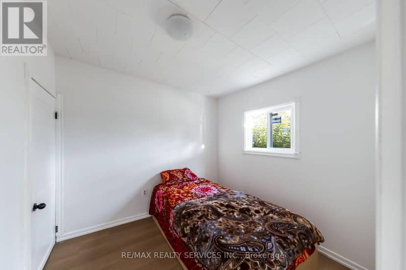 12 Ajax Avenue — photo 17 of 40