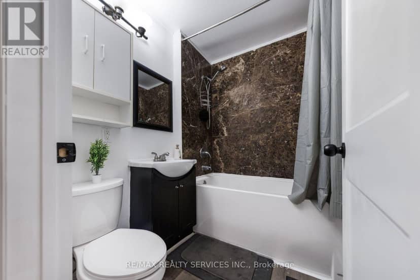 12 Ajax Avenue — photo 21 of 40