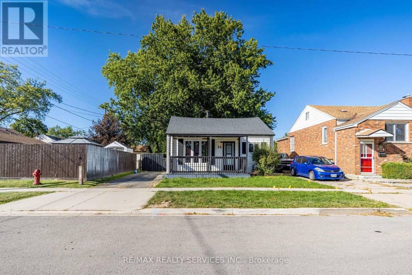 12 Ajax Avenue — photo 4 of 40