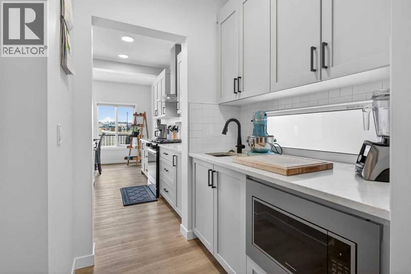 553 Baywater Manor SW — photo 13 of 40