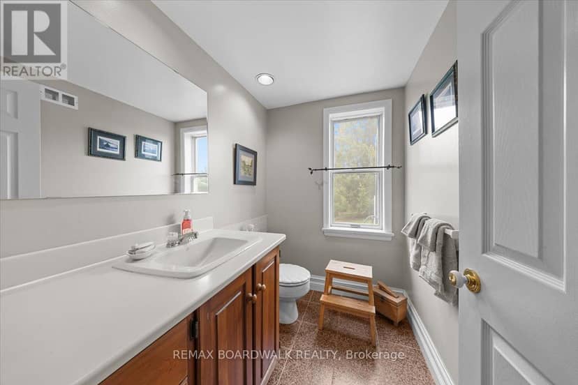 2464 Scrivens Drive — photo 19 of 40
