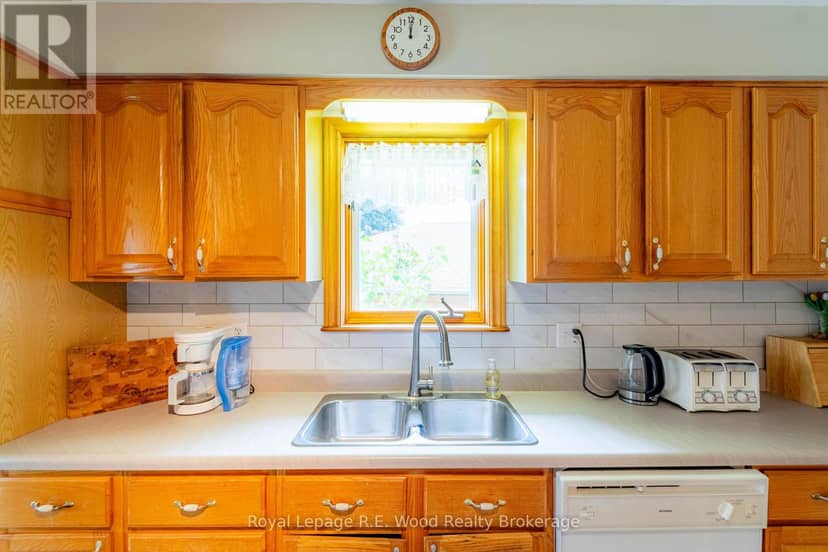 48 Allen Street — photo 11 of 31