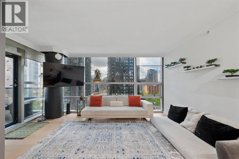 70X 1050 BURRARD STREET, Vancouver, photo 2
