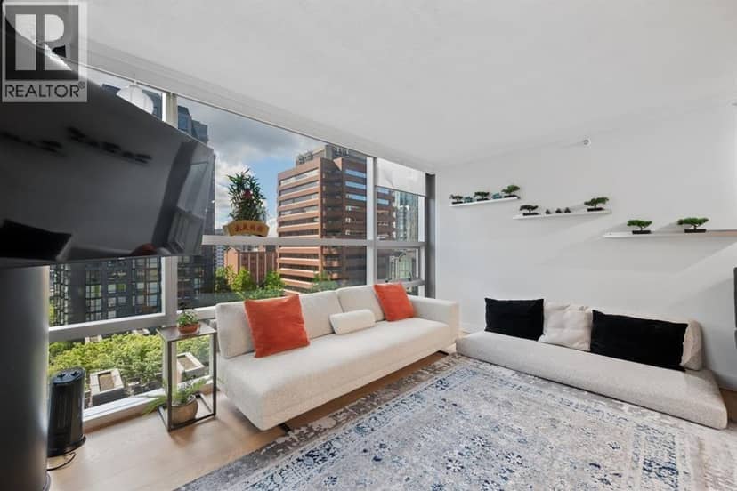 70X 1050 BURRARD STREET, Vancouver, photo 4
