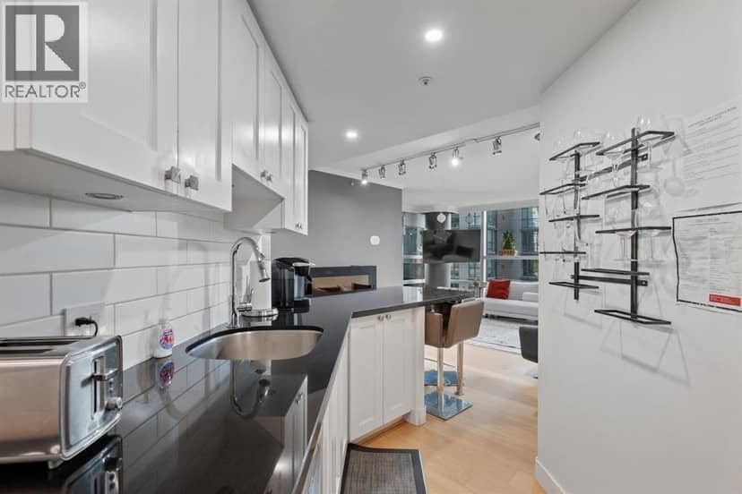 70X 1050 BURRARD STREET, Vancouver, photo 8