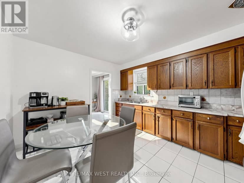 941 Willowdale Avenue — photo 12 of 40