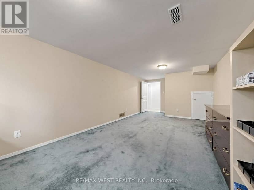 941 Willowdale Avenue — photo 37 of 40