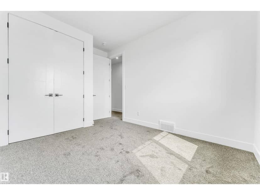 2322 63 AV — photo 33 of 40