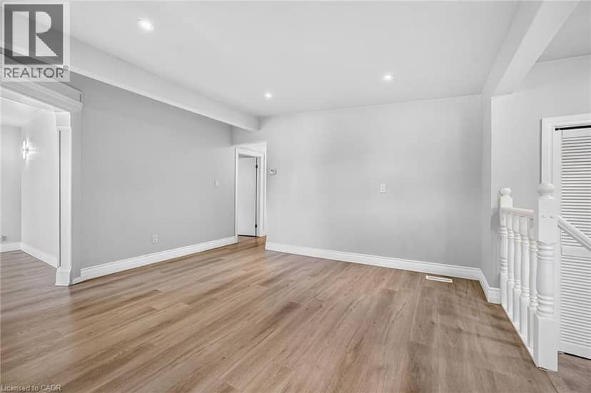 96 FIELDING Crescent — photo 20 of 40