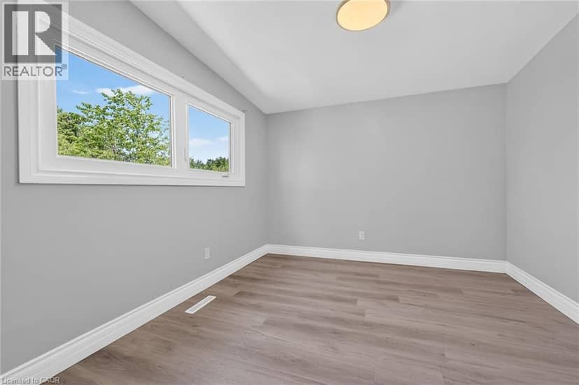 96 FIELDING Crescent — photo 21 of 40