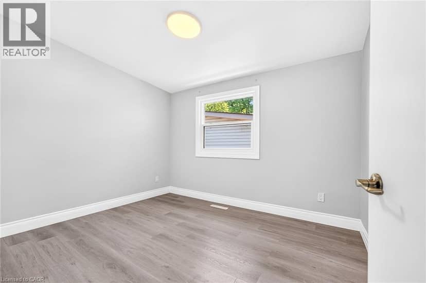 96 FIELDING Crescent — photo 24 of 40