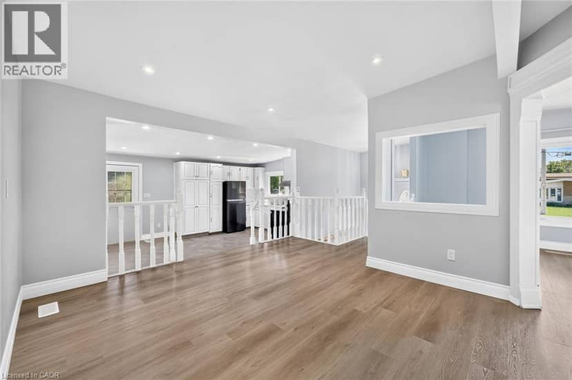 96 FIELDING Crescent — photo 13 of 40
