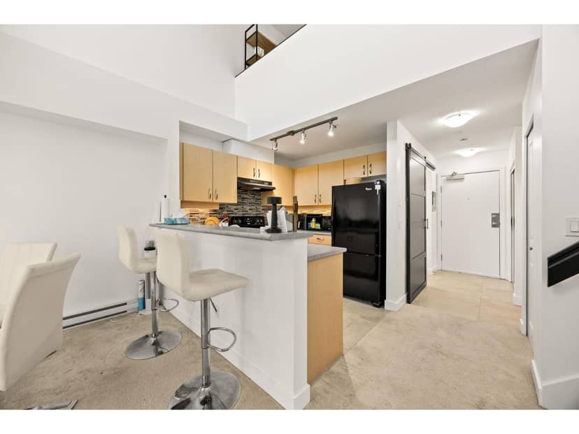 432 10838 CITY PKWY DRIVE, Surrey, photo 5