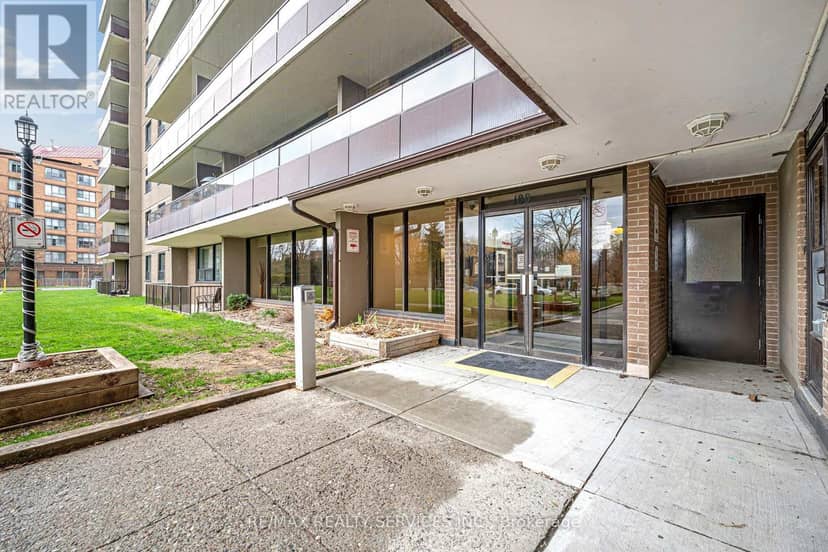 1701 - 180 Markham Road — photo 4 of 33