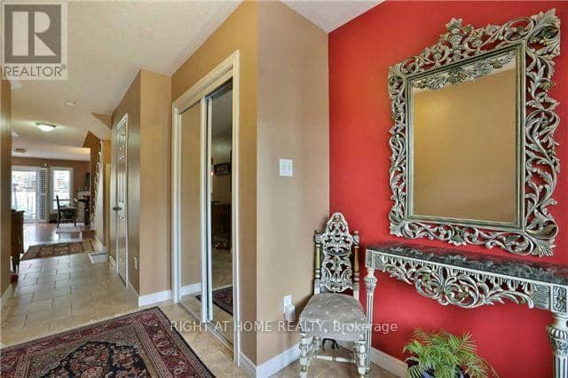 5162 Falconcrest Drive, Burlington, photo 3