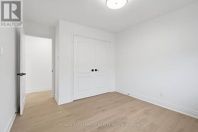 84 Riley Street — photo 22 of 40
