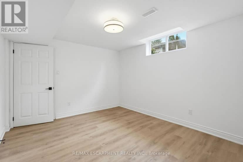 84 Riley Street — photo 29 of 40