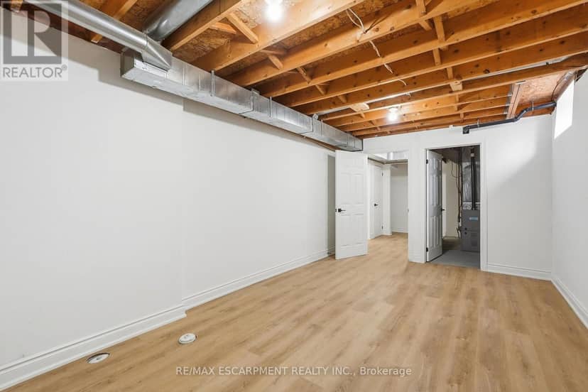 84 Riley Street — photo 33 of 40