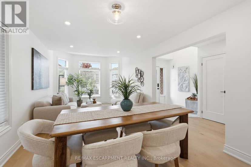 84 Riley Street — photo 6 of 40