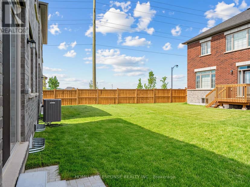13 Stanley Leitch Drive — photo 31 of 33