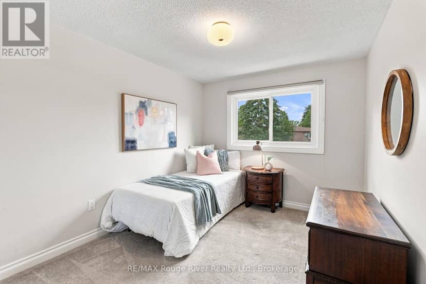 49 Fisher Crescent — photo 20 of 40