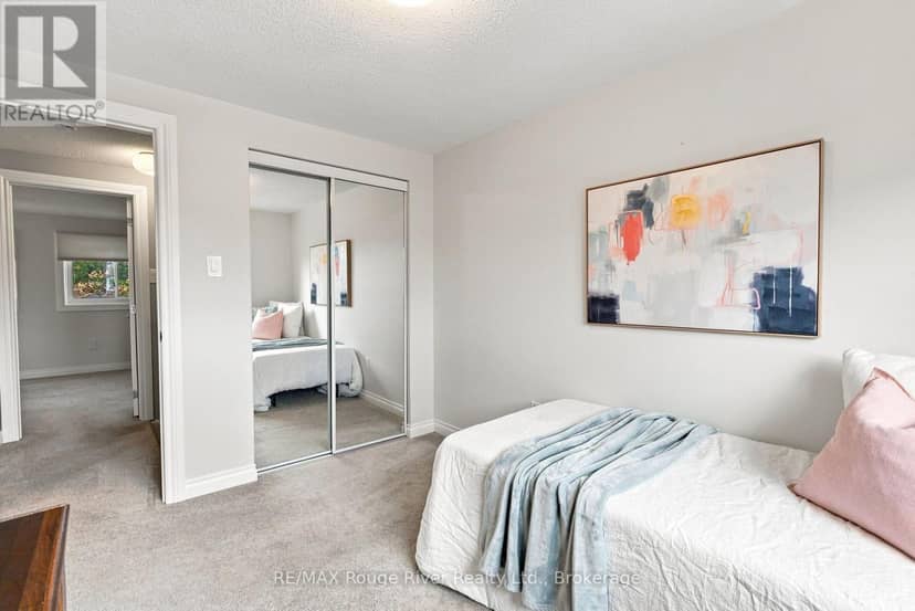 49 Fisher Crescent — photo 21 of 40