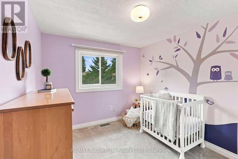 49 Fisher Crescent — photo 22 of 40