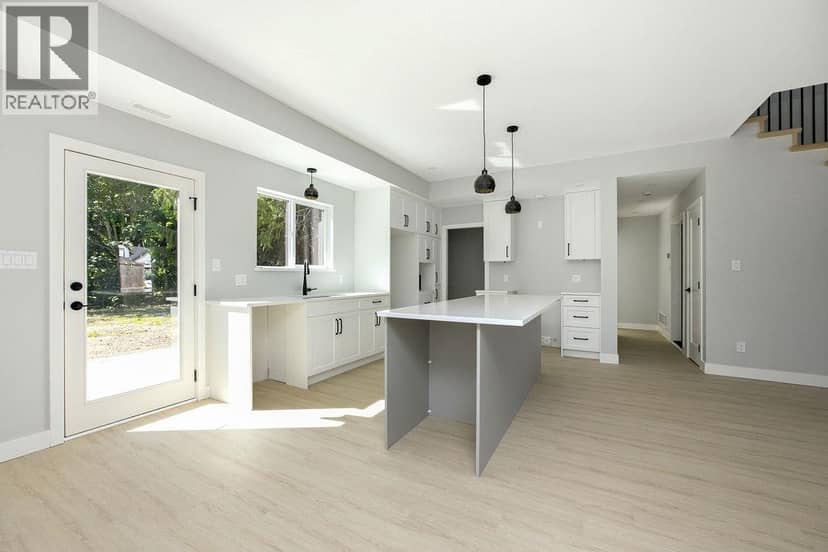 503 JORDAN WAY, Gibsons